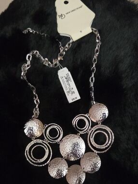 new directions Silver Hammered Circle Bib Necklace NWT